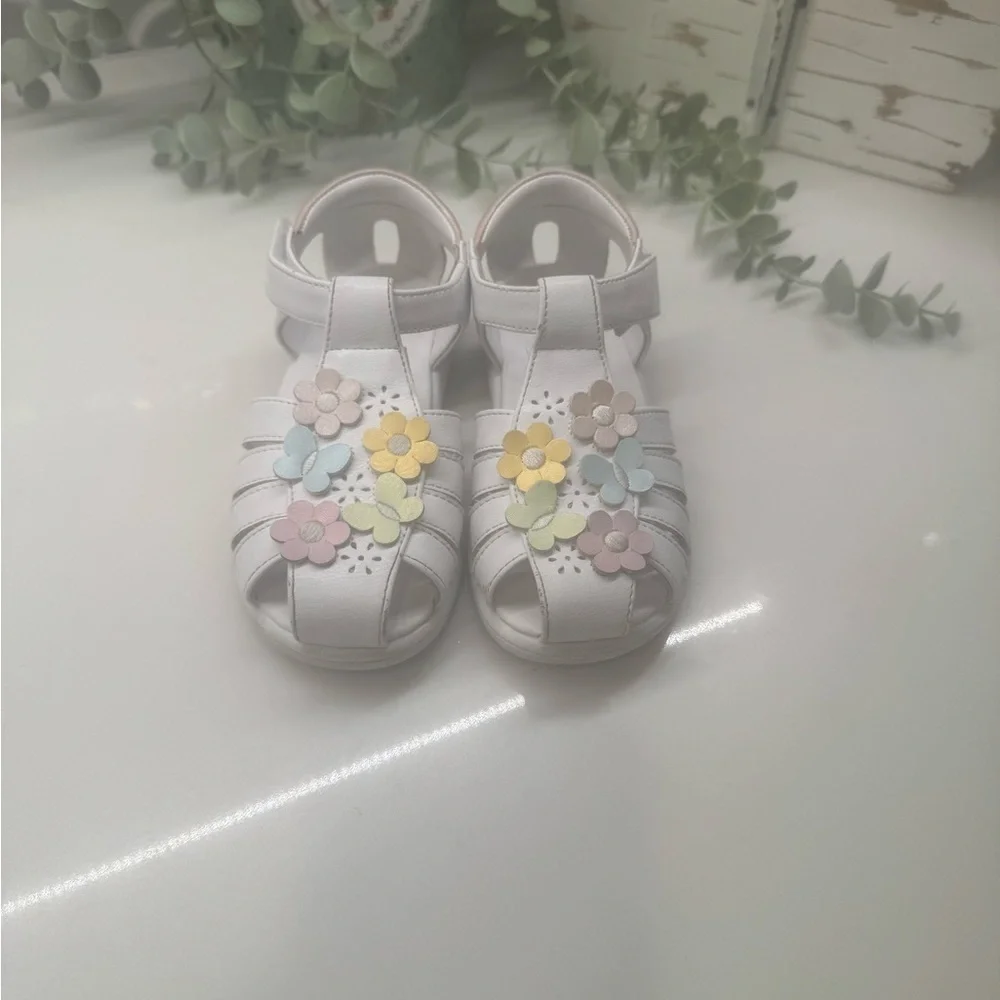 Girls Rachel’s Spring/Easter sandals size 10